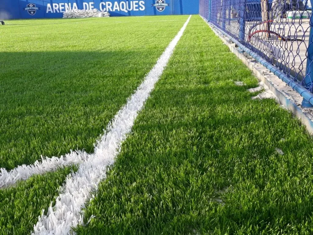 Campo Esportivo de Grama Sintética